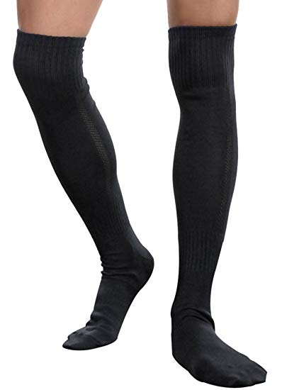 Men wearing a pair of black compression socks of 20-30 mmHg for men