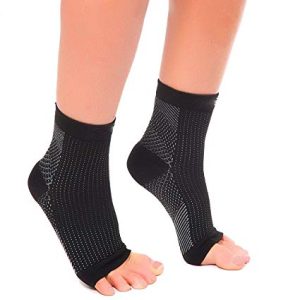 Benefits of compression ankle socks and stockings include arch/heel support and accelerated blood flow to reduce pain and soreness in the feet 