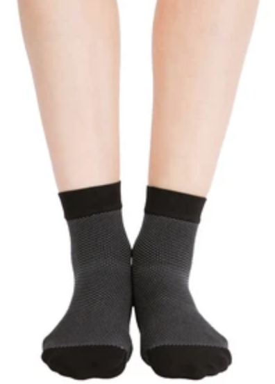 15 - 20 mmHg Black ankle circulation socks