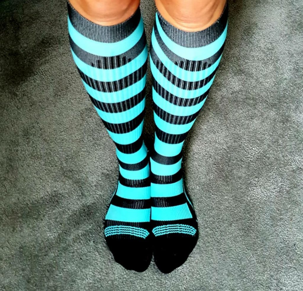 How to Choose Compression Socks StepbyStep (with Pictures)