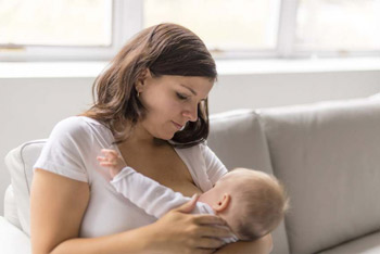 breastfeeding-woman