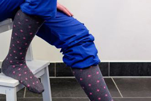 15 – 20 mmHg, 20 – 30 mmHg, or 30 – 40 mmHg knee high or thigh high compression socks help nurses during long shifts