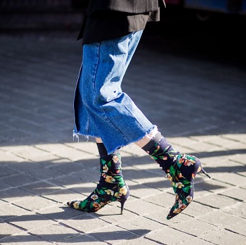 A person is wearing Stylish socks 