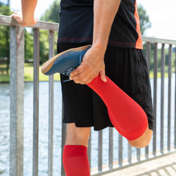 Best Compression Socks for Edema, Man exercise
