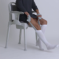 use an aid to wear support hoses