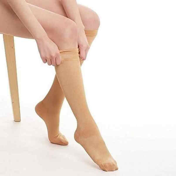Wearing nude circulation socks