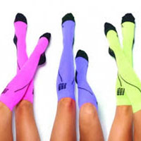 women in knee high support compression socks